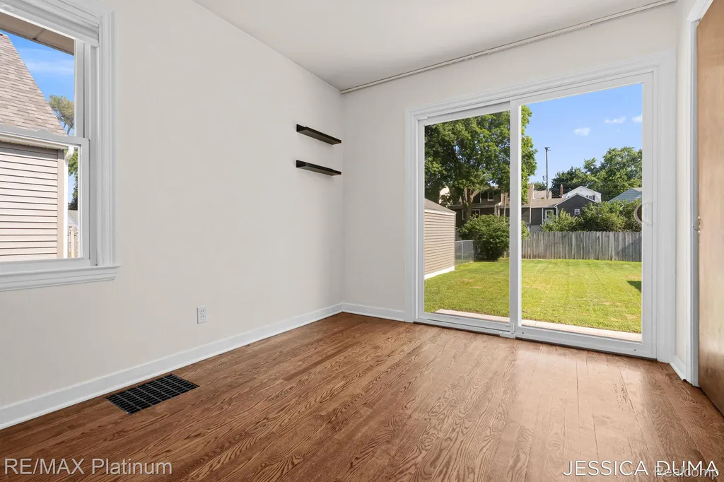 1027 Evelyn Street NE Grand Rapids City MI 49505