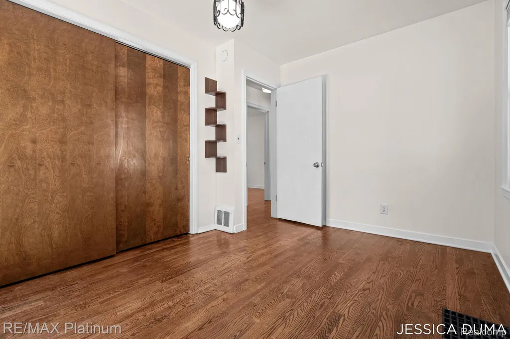 1027 Evelyn Street NE Grand Rapids City MI 49505