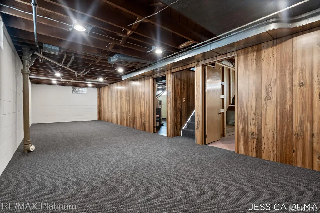 1027 Evelyn Street NE Grand Rapids City MI 49505
