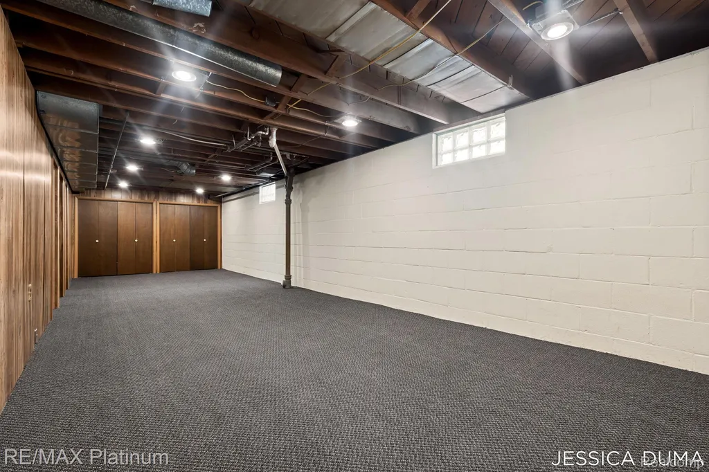 1027 Evelyn Street NE Grand Rapids City MI 49505