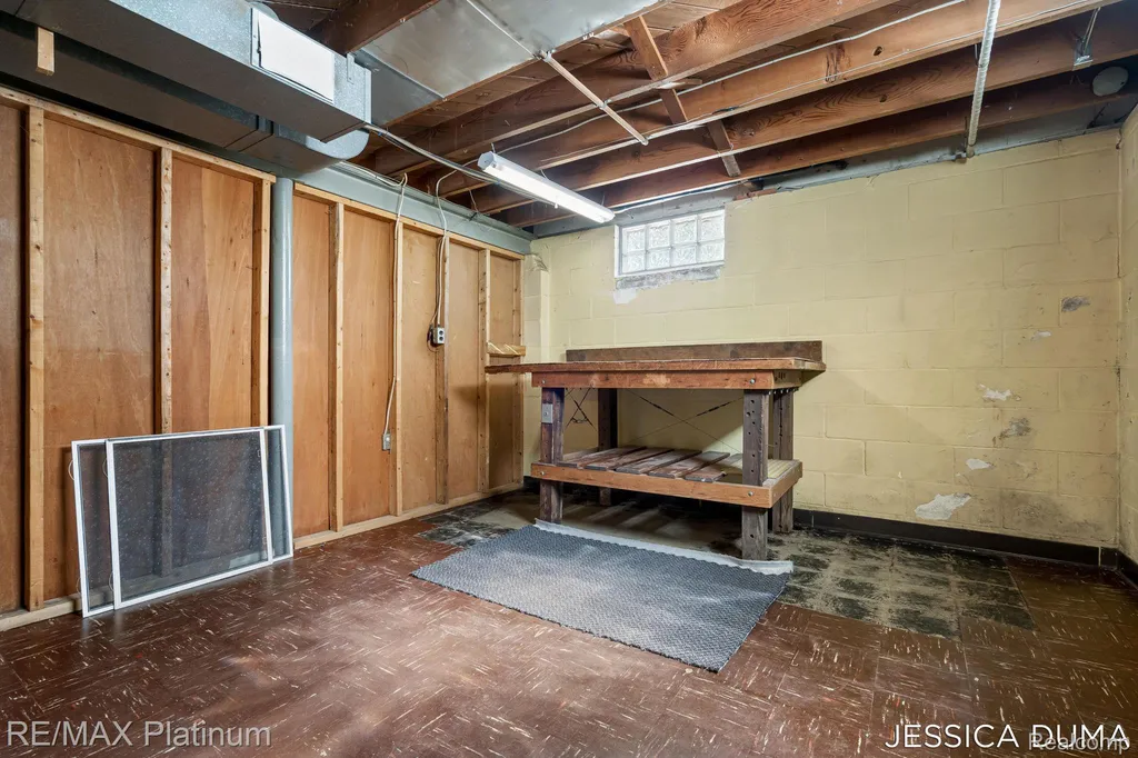 1027 Evelyn Street NE Grand Rapids City MI 49505