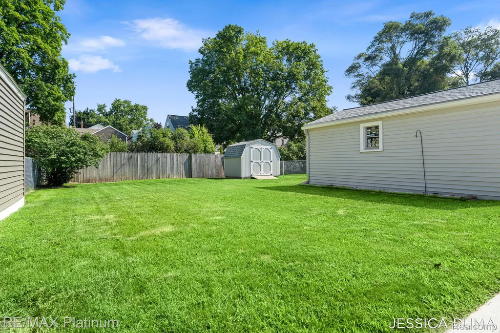 1027 Evelyn Street NE Grand Rapids City MI 49505