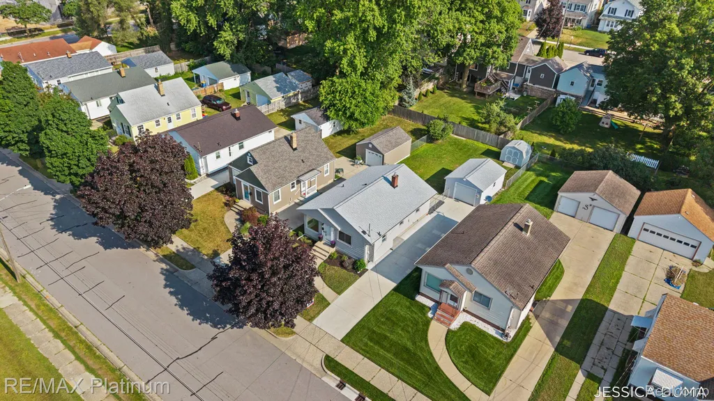 1027 Evelyn Street NE Grand Rapids City MI 49505