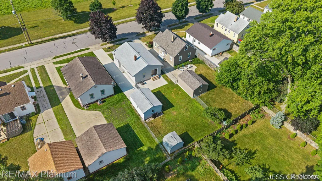 1027 Evelyn Street NE Grand Rapids City MI 49505
