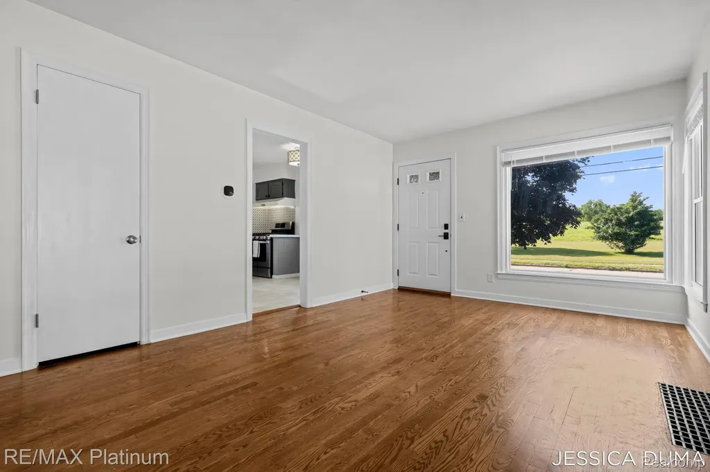 1027 Evelyn Street NE Grand Rapids City MI 49505