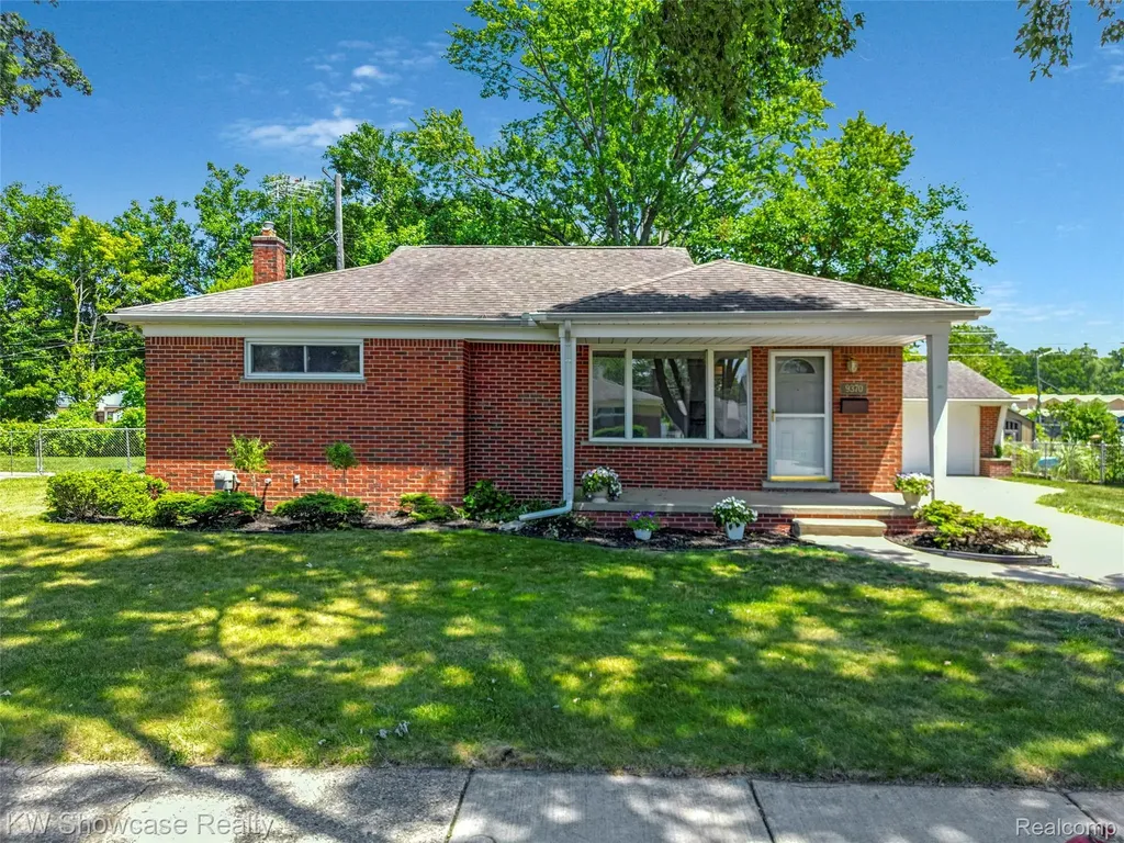 9370 Gillman Street Livonia City MI 48150