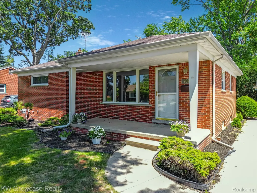 9370 Gillman Street Livonia City MI 48150