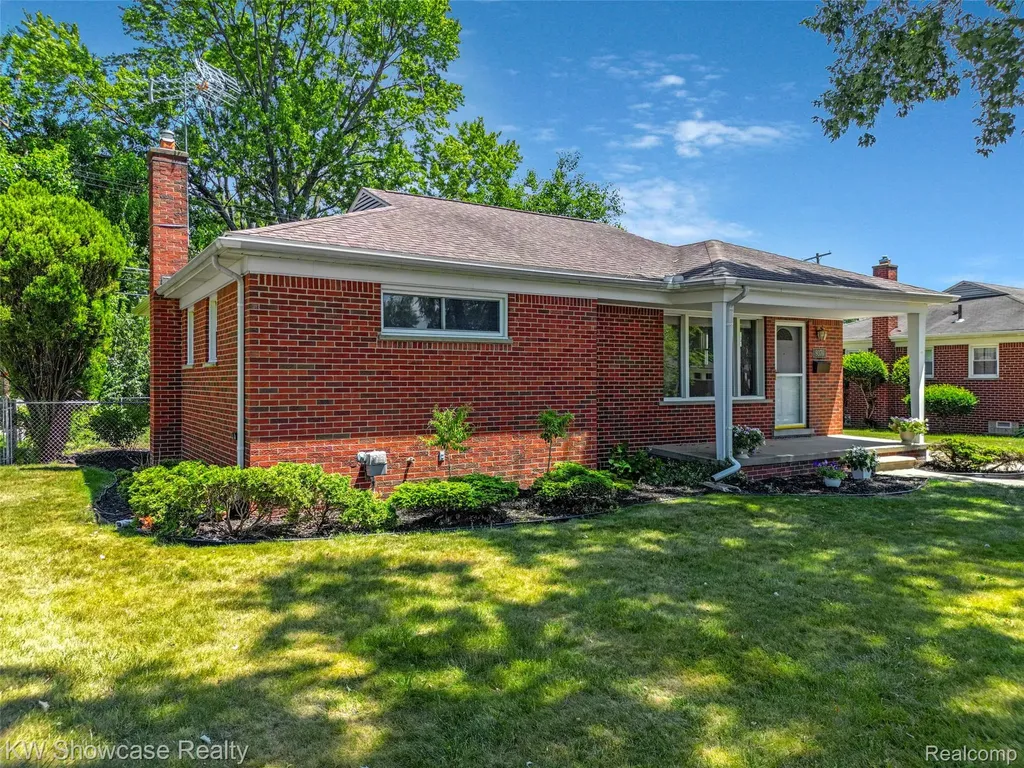 9370 Gillman Street Livonia City MI 48150