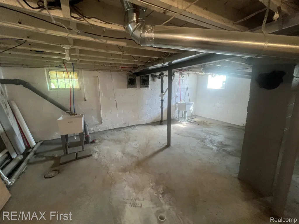 14903 Mapleridge Street Detroit City MI 48205