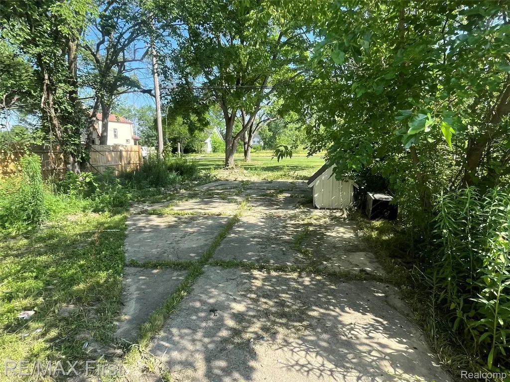 14903 Mapleridge Street Detroit City MI 48205