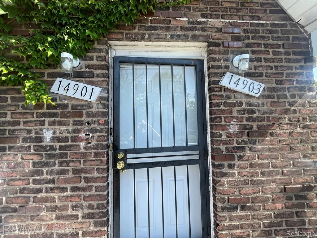 14903 Mapleridge Street Detroit City MI 48205