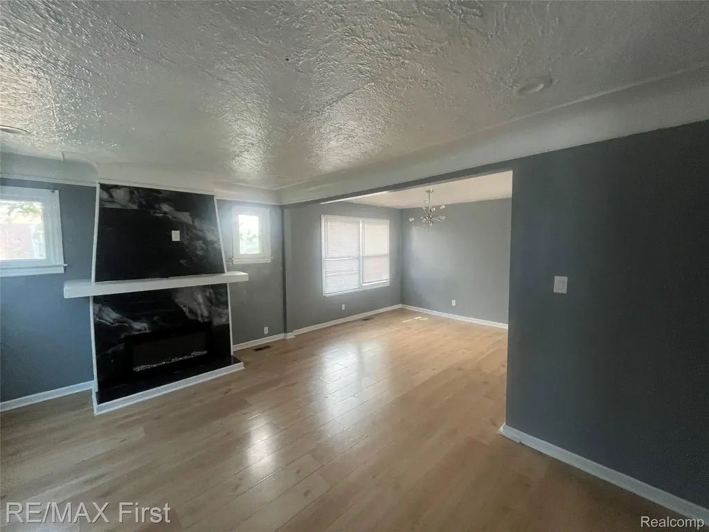 14903 Mapleridge Street Detroit City MI 48205