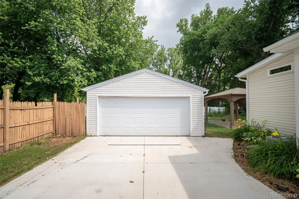 354 W Erie Road Bedford Township MI 48182
