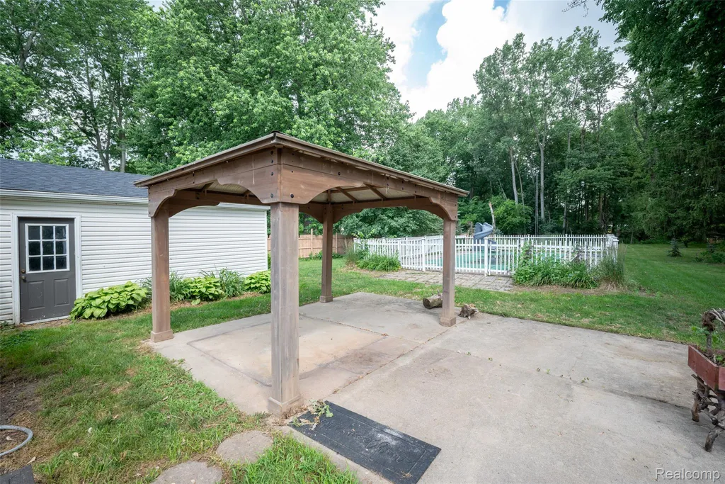 354 W Erie Road Bedford Township MI 48182