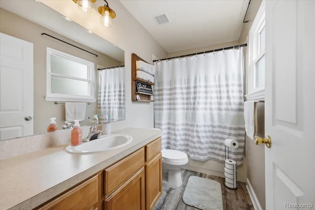 7747 W Pearson Shelby Charter Township MI 48316