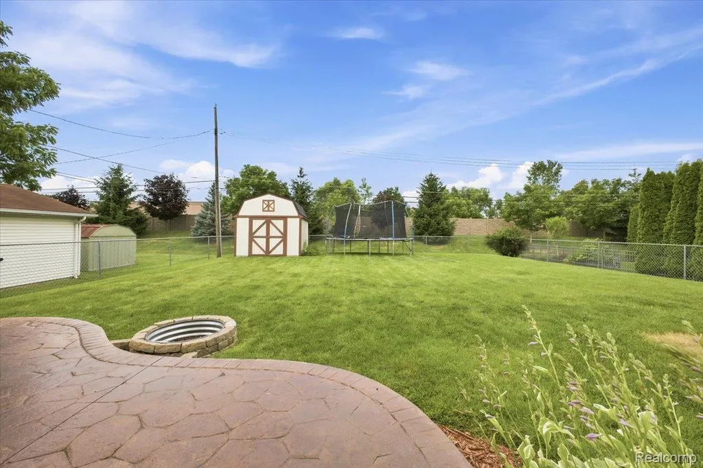 7747 W Pearson Shelby Charter Township MI 48316