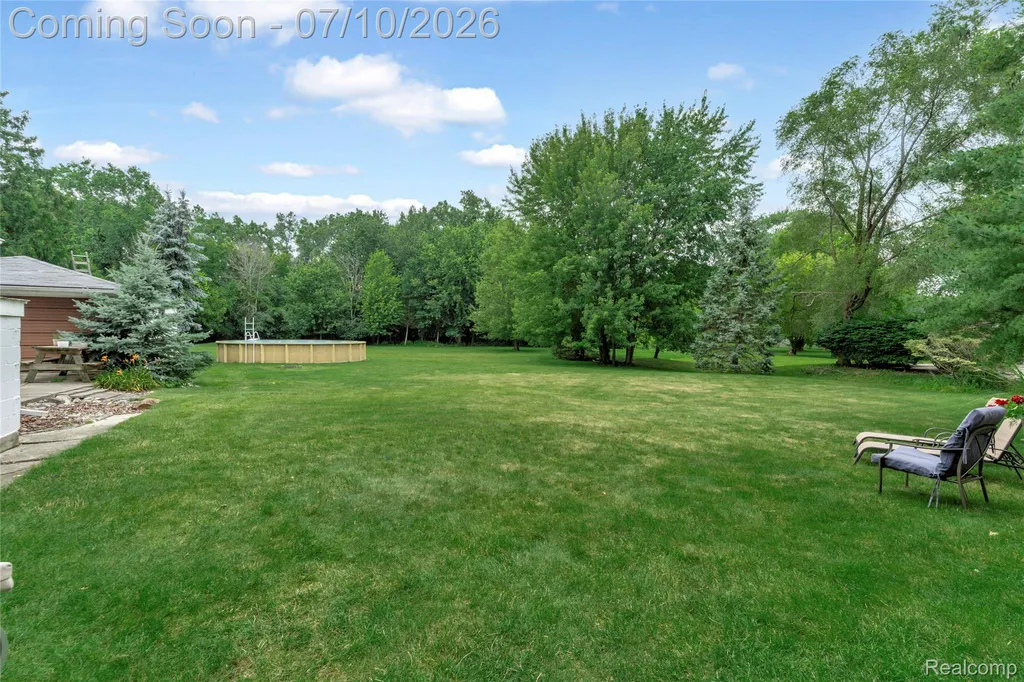 33711 Mulvey Road Fraser City MI 48026