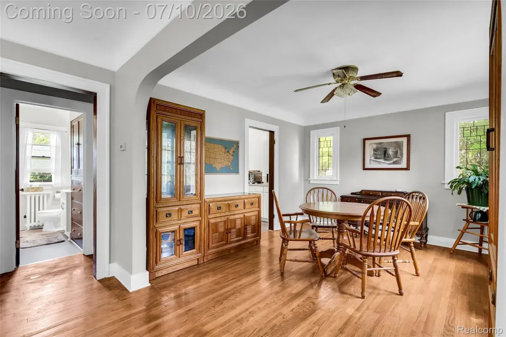 33711 Mulvey Road Fraser City MI 48026