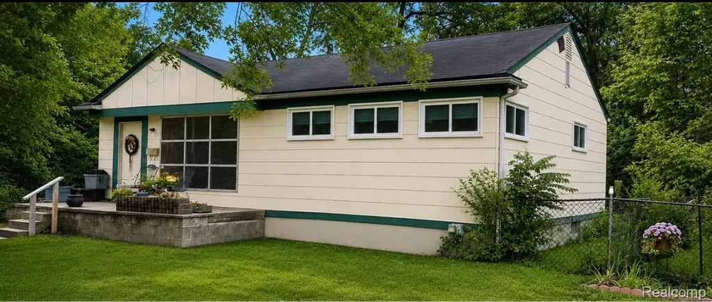27817 Rosewood Street Inkster City MI 48141