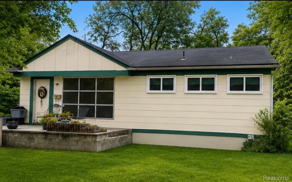 27817 Rosewood Street Inkster City MI 48141