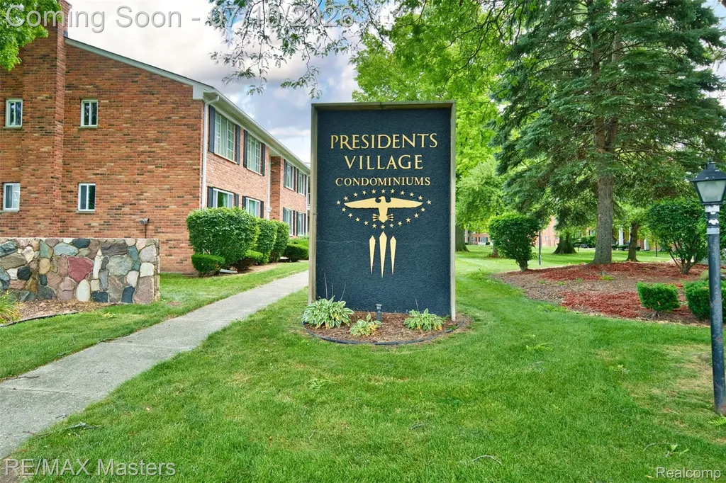29606 Hoover Road Warren City MI 48093