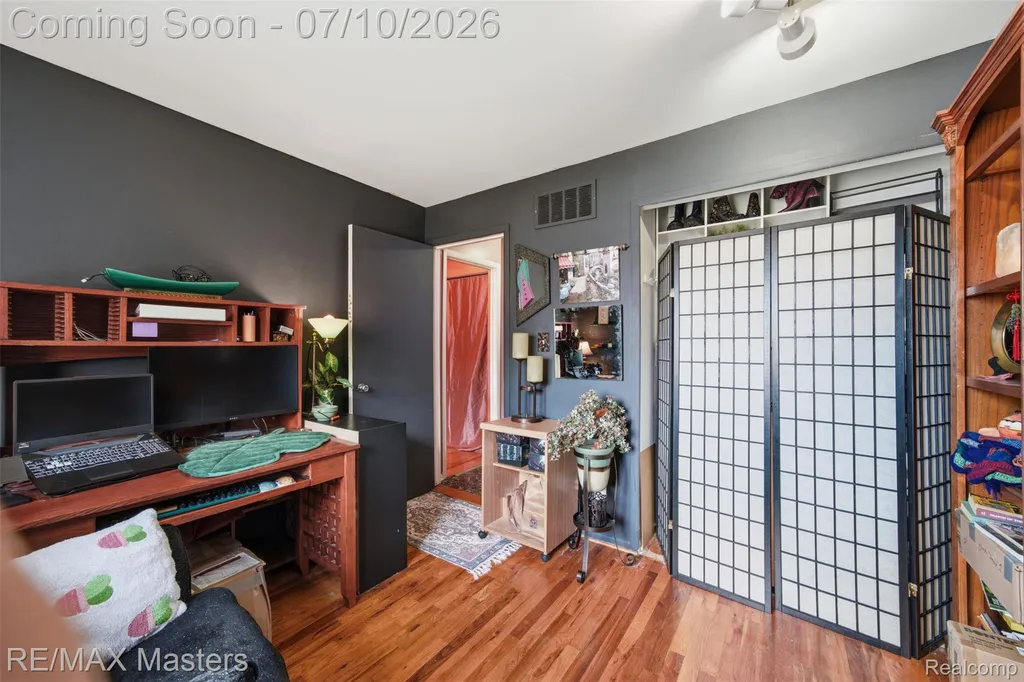 29606 Hoover Road Warren City MI 48093