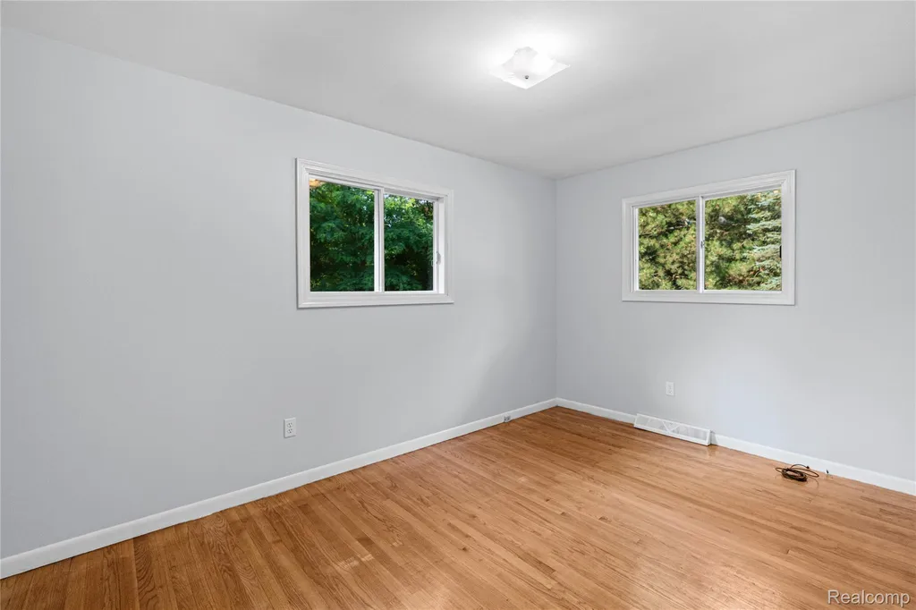 1715 N Oxford Road Oxford Charter Township MI 48371