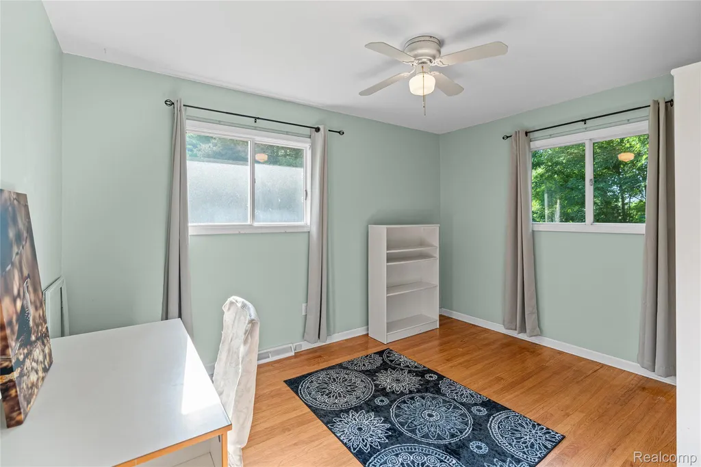1715 N Oxford Road Oxford Charter Township MI 48371