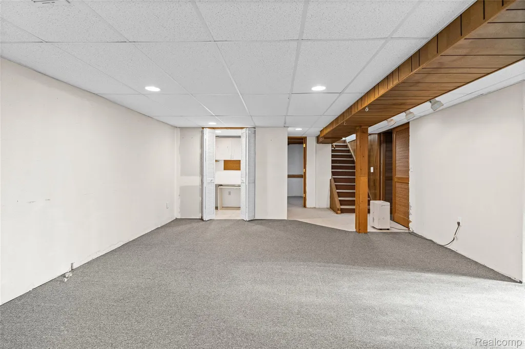 1715 N Oxford Road Oxford Charter Township MI 48371