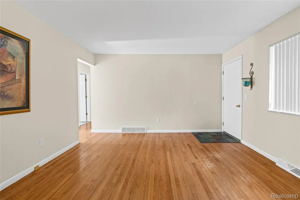 1715 N Oxford Road Oxford Charter Township MI 48371
