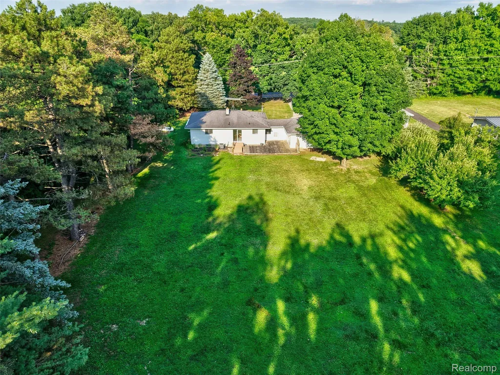 1715 N Oxford Road Oxford Charter Township MI 48371