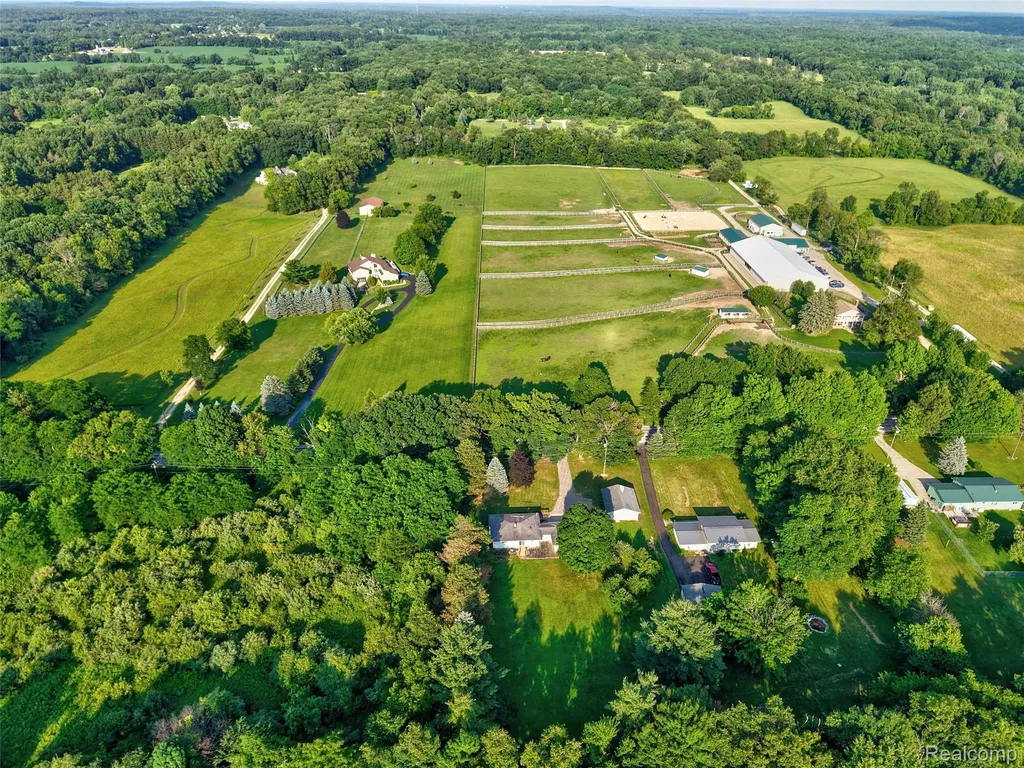1715 N Oxford Road Oxford Charter Township MI 48371