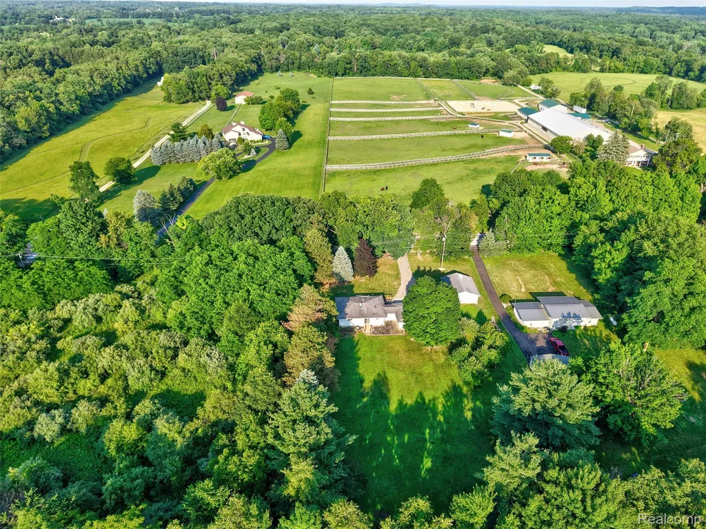 1715 N Oxford Road Oxford Charter Township MI 48371