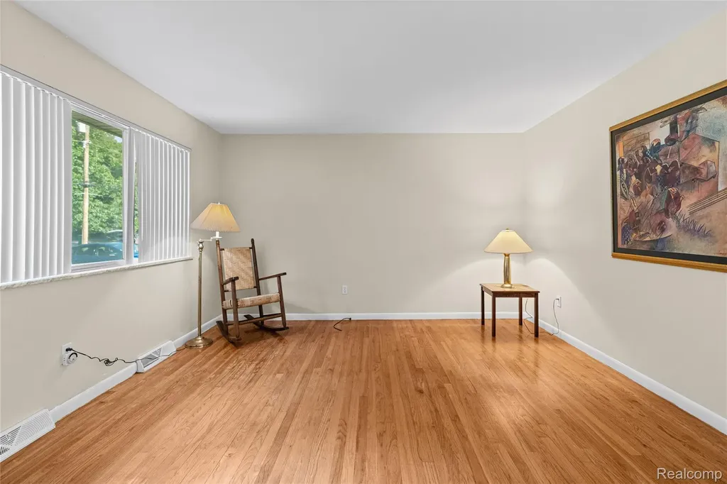 1715 N Oxford Road Oxford Charter Township MI 48371