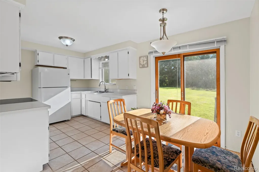 1715 N Oxford Road Oxford Charter Township MI 48371