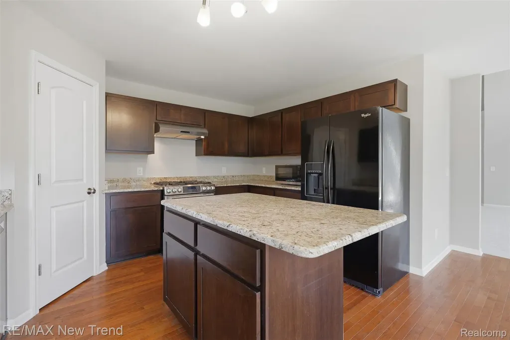 7301 Village Park Drive Independence Charter Township MI 48346