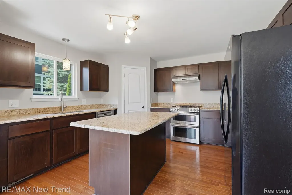 7301 Village Park Drive Independence Charter Township MI 48346