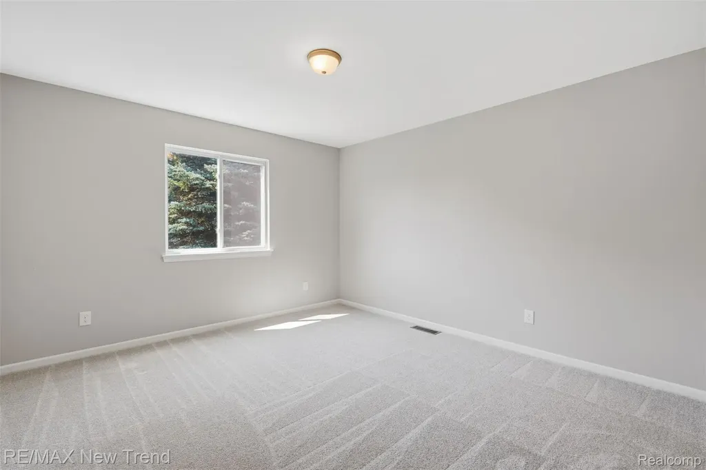 7301 Village Park Drive Independence Charter Township MI 48346