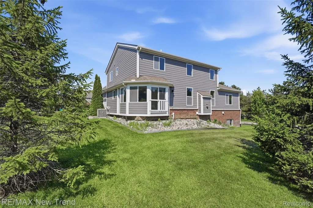 7301 Village Park Drive Independence Charter Township MI 48346