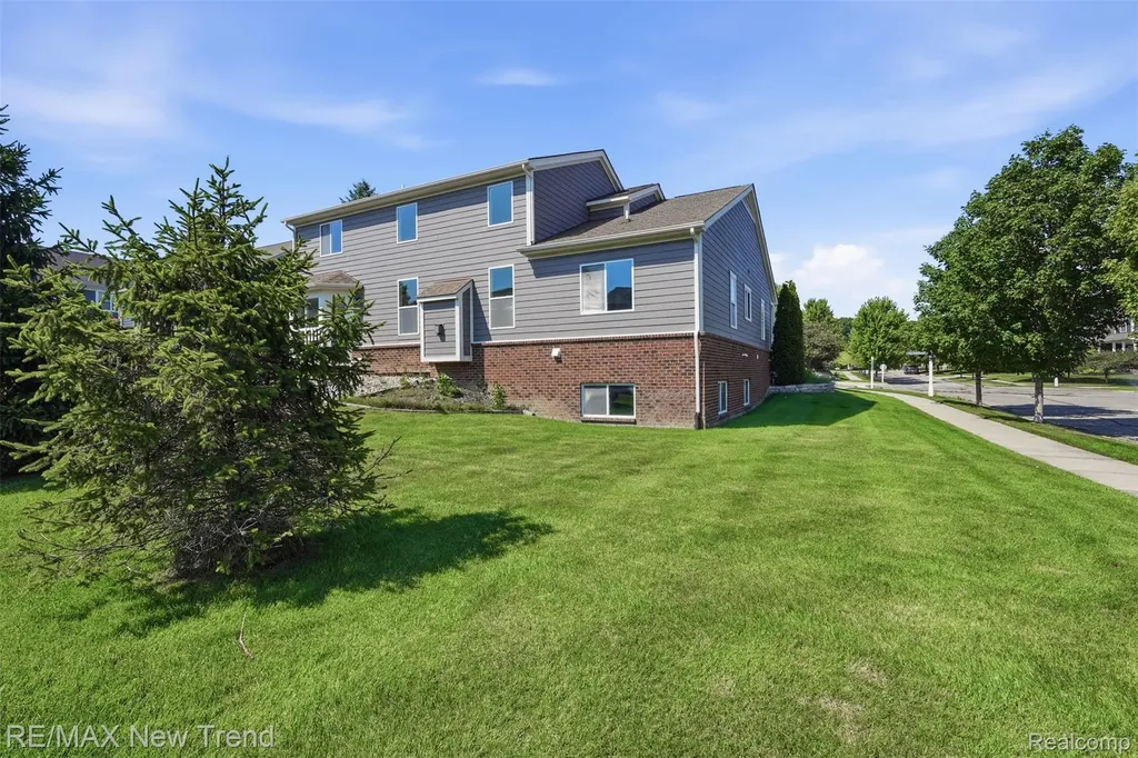 7301 Village Park Drive Independence Charter Township MI 48346