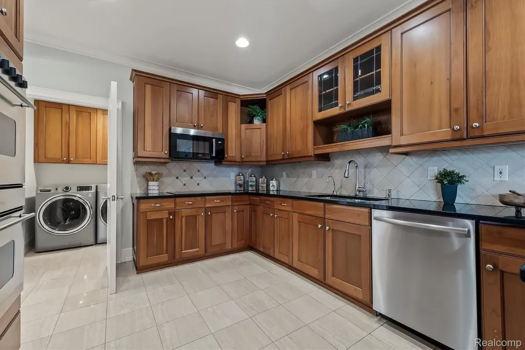 111 Willits Street Birmingham City MI 48009