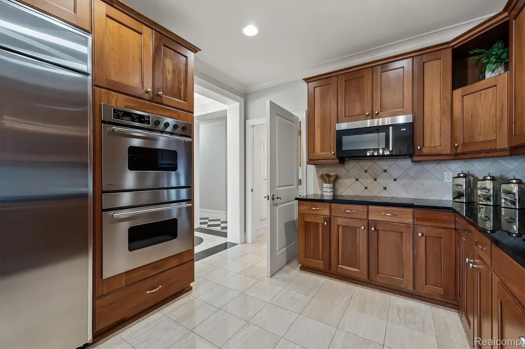 111 Willits Street Birmingham City MI 48009