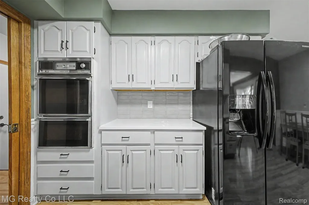 13644 Joyce Drive Warren City MI 48088