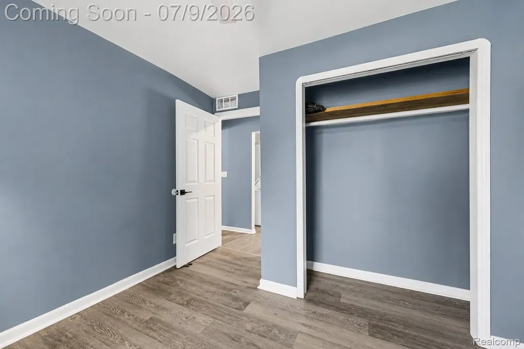 4694 Lakeborn Drive White Lake Charter Township MI 48383