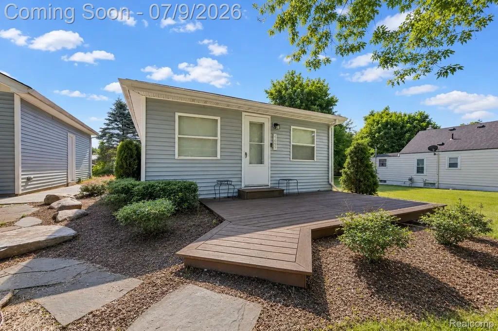 4694 Lakeborn Drive White Lake Charter Township MI 48383