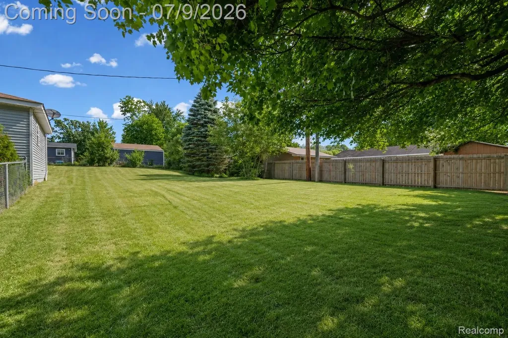4694 Lakeborn Drive White Lake Charter Township MI 48383