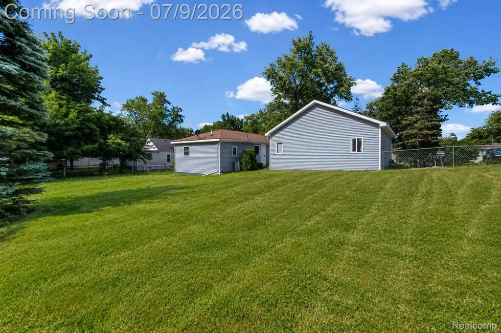 4694 Lakeborn Drive White Lake Charter Township MI 48383