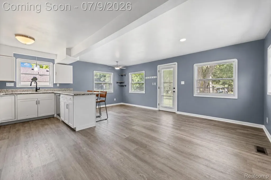 4694 Lakeborn Drive White Lake Charter Township MI 48383