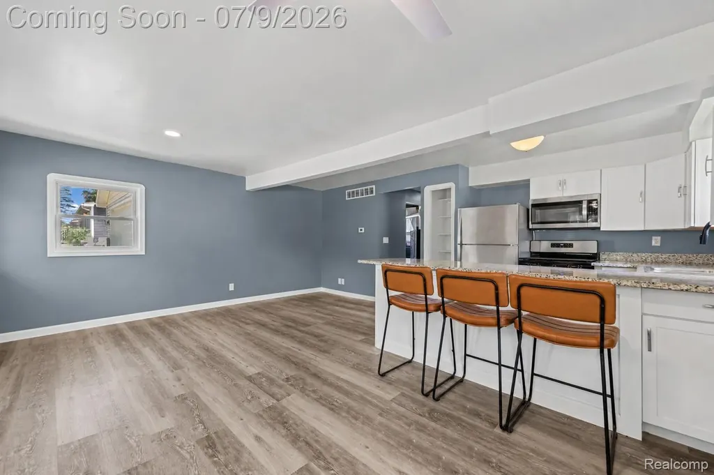 4694 Lakeborn Drive White Lake Charter Township MI 48383