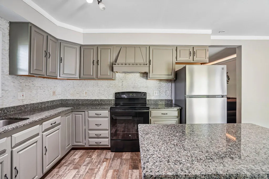 7286 Ormond Road Springfield Charter Township MI 48350
